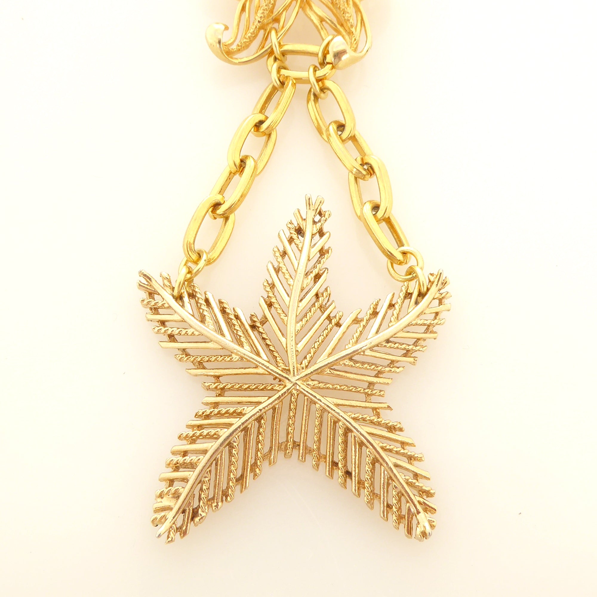 Gold starfish brooch by Jenny Dayco 5