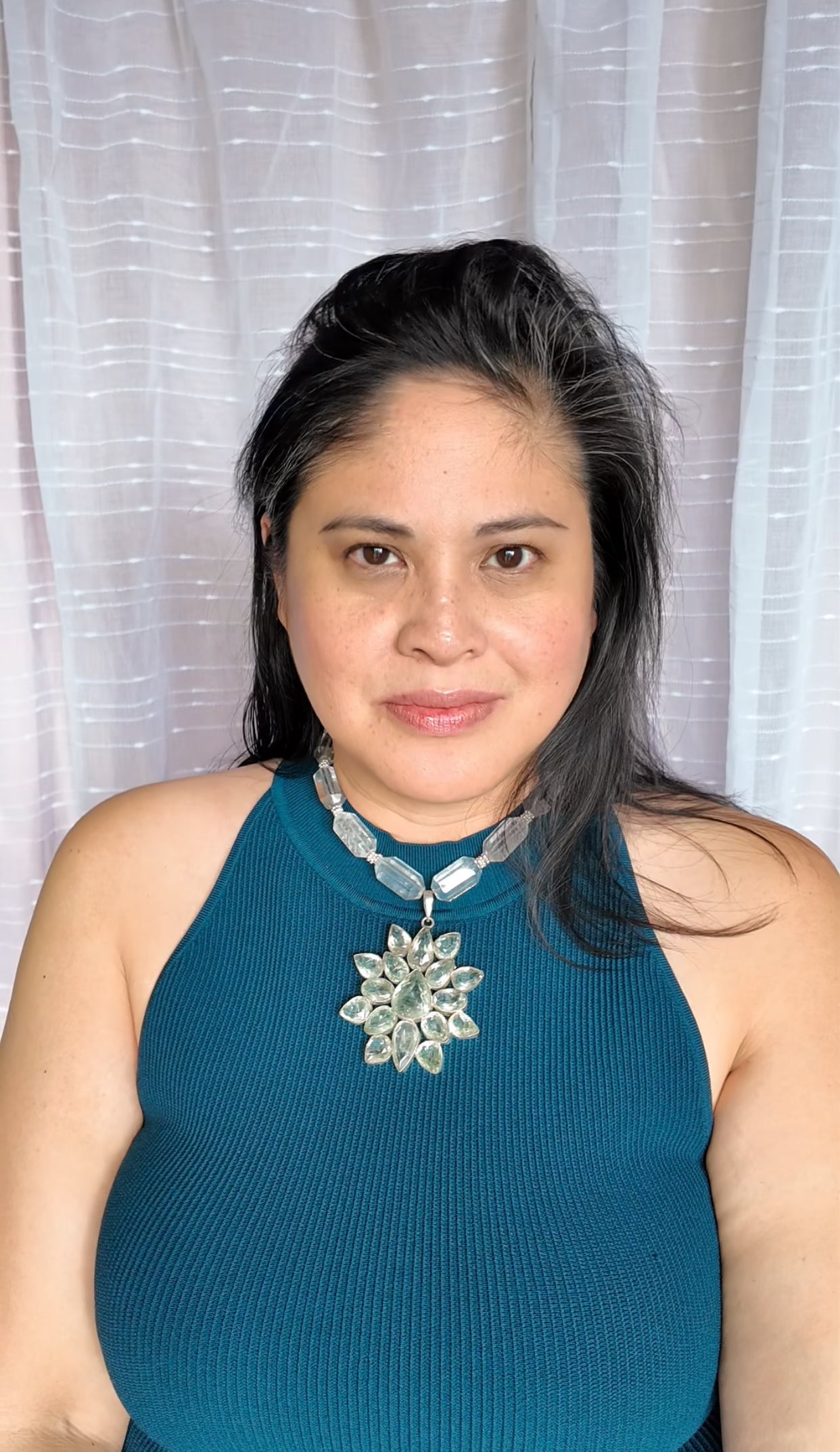 Green quartz star necklace