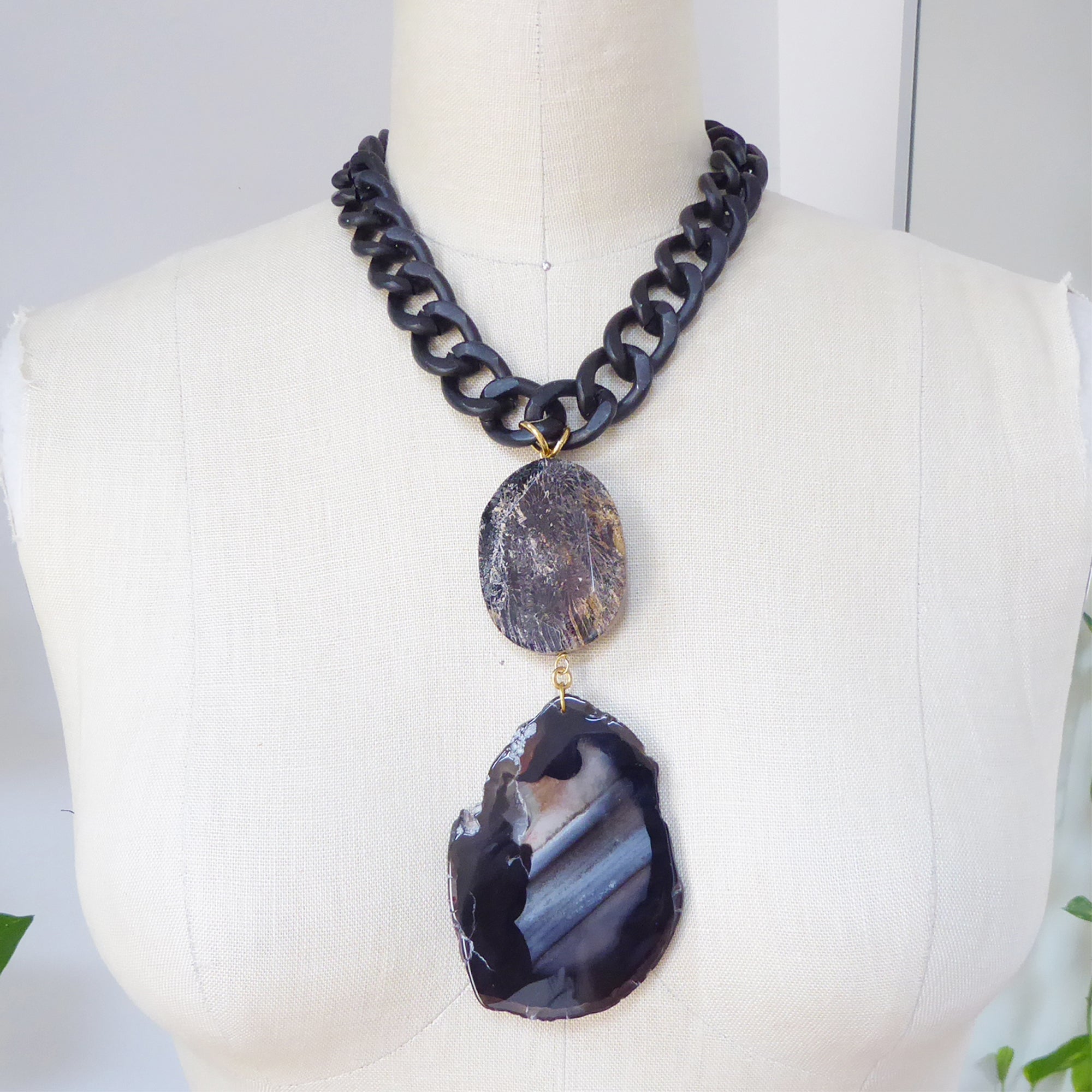 Black agate pendant necklace by Jenny Dayco 10