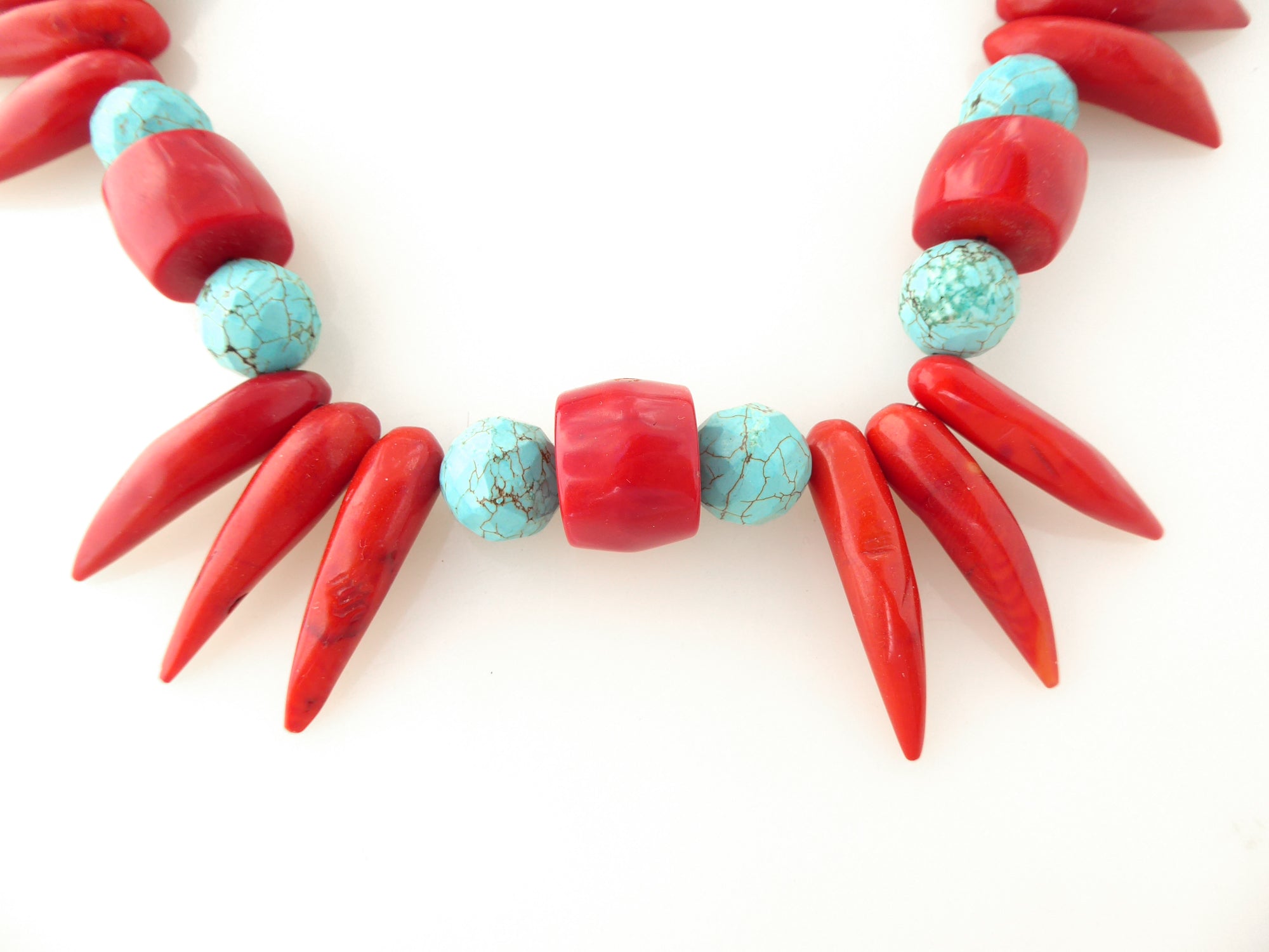 Coral and turquoise howlite collar necklace by Jenny Dayco 4