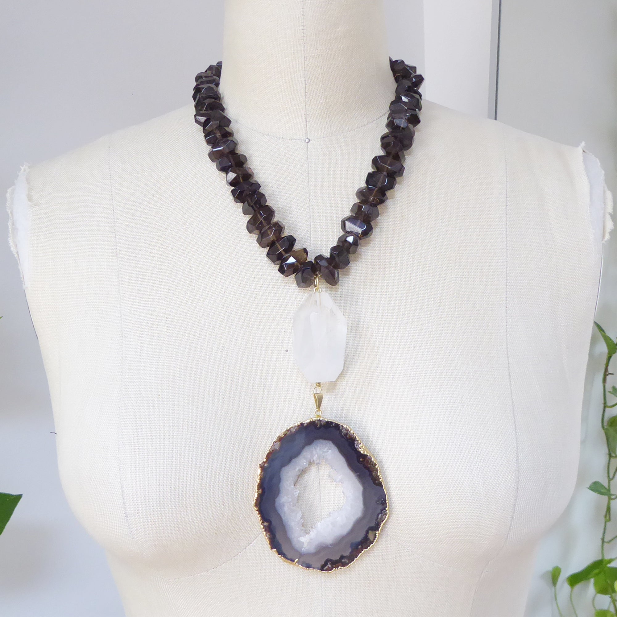 Dark agate slice necklace by Jenny Dayco 8