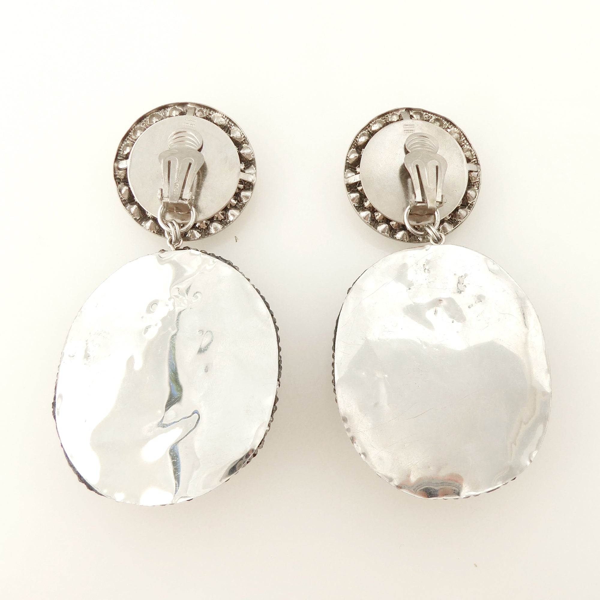 Gauntlet stone earrings by Jenny Dayco 4