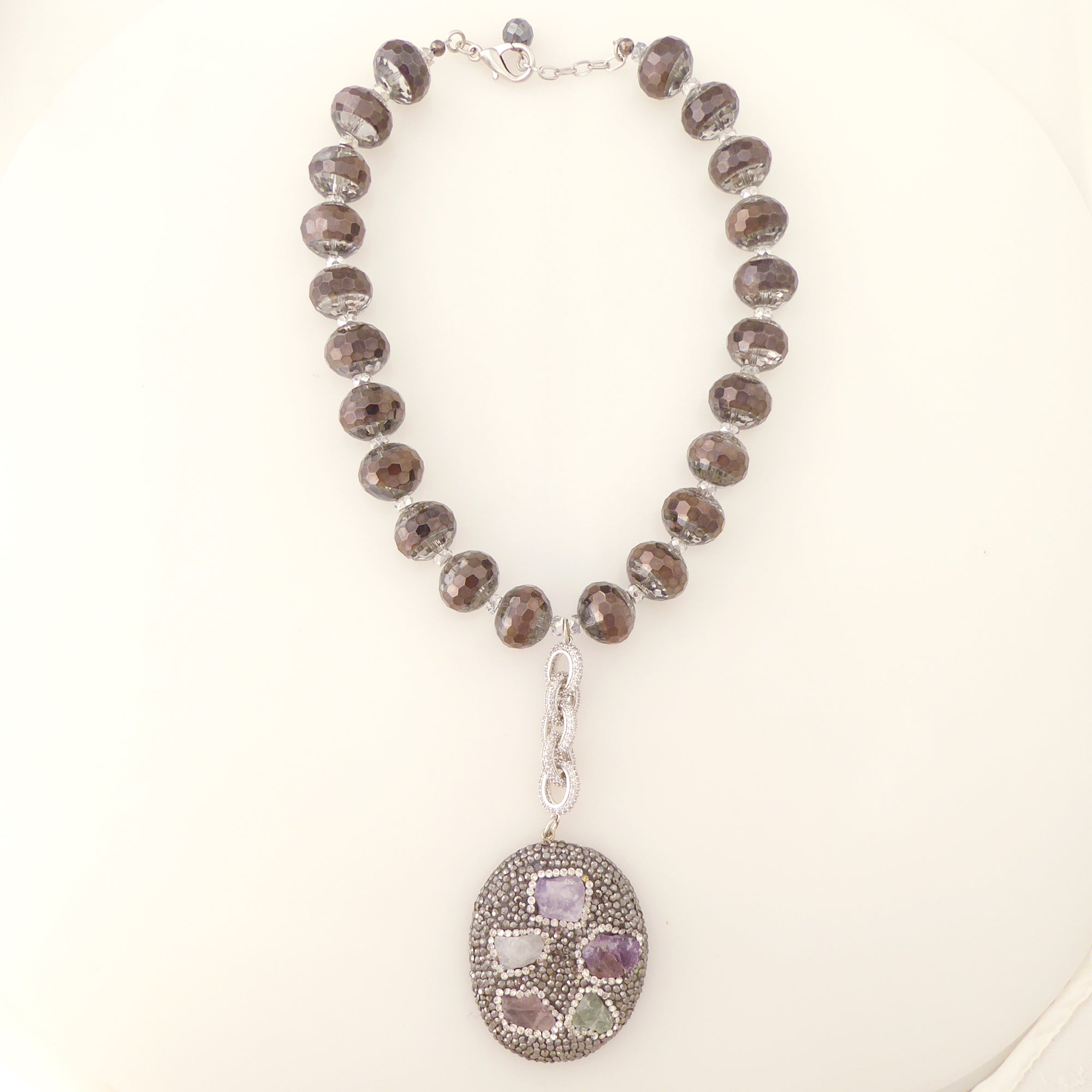 Gauntlet stone necklace by Jenny Dayco 6