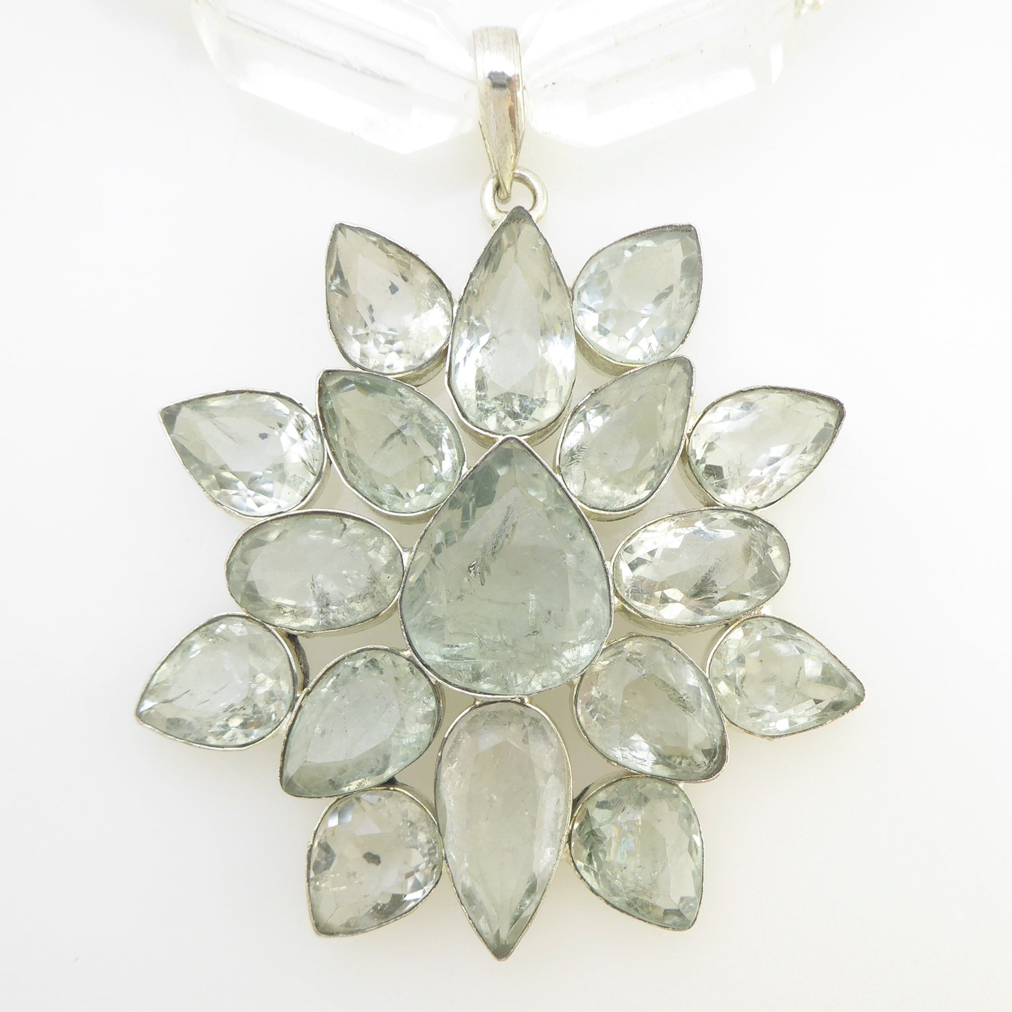 Green quartz star necklace by Jenny Dayco 4