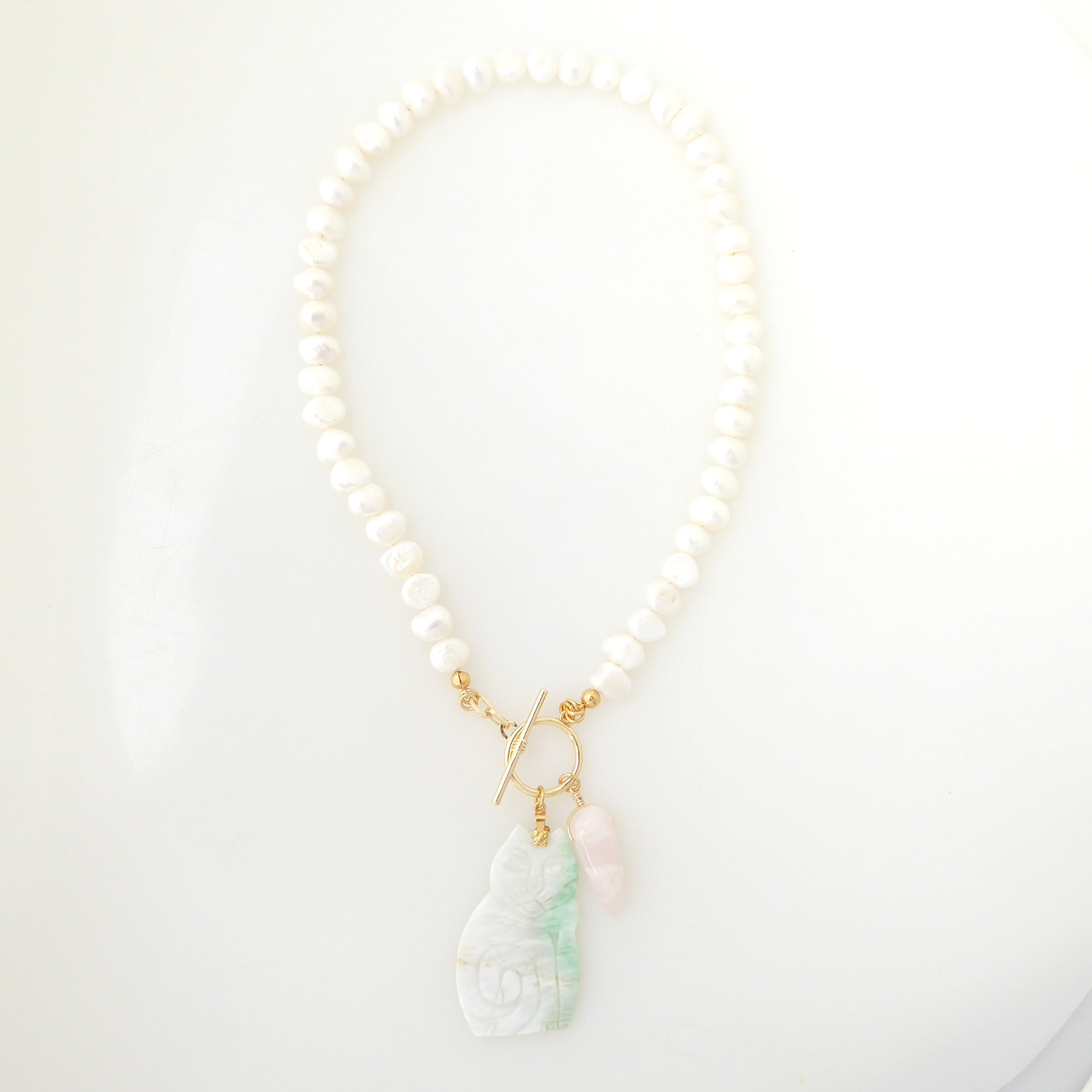 Jade cat and rose quartz claw pearl necklace by Jenny Dayco 7