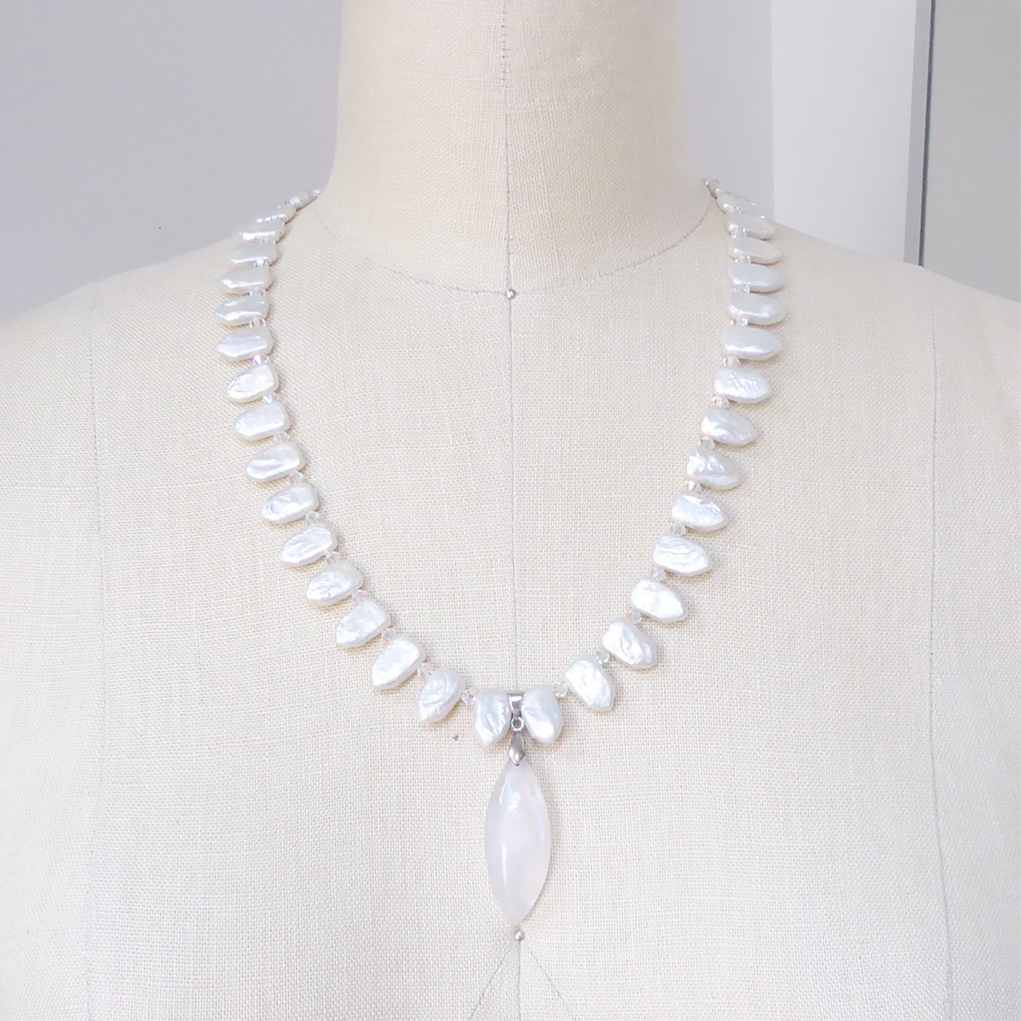 Moonstone pearl collar necklace by Jenny Dayco 9