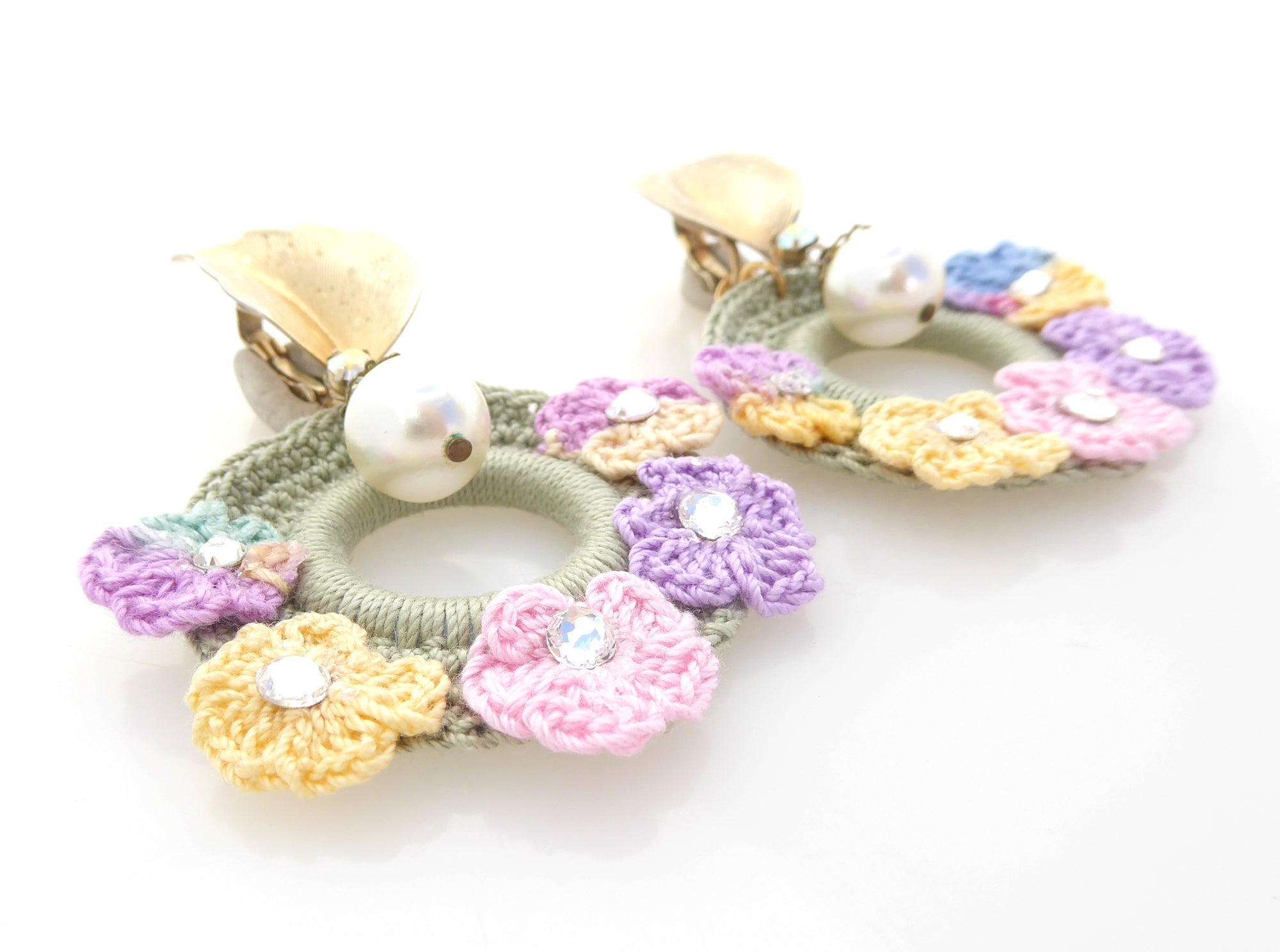1950s Gold leaf and pearl pastel crochet earrings by Jenny Dayco 2