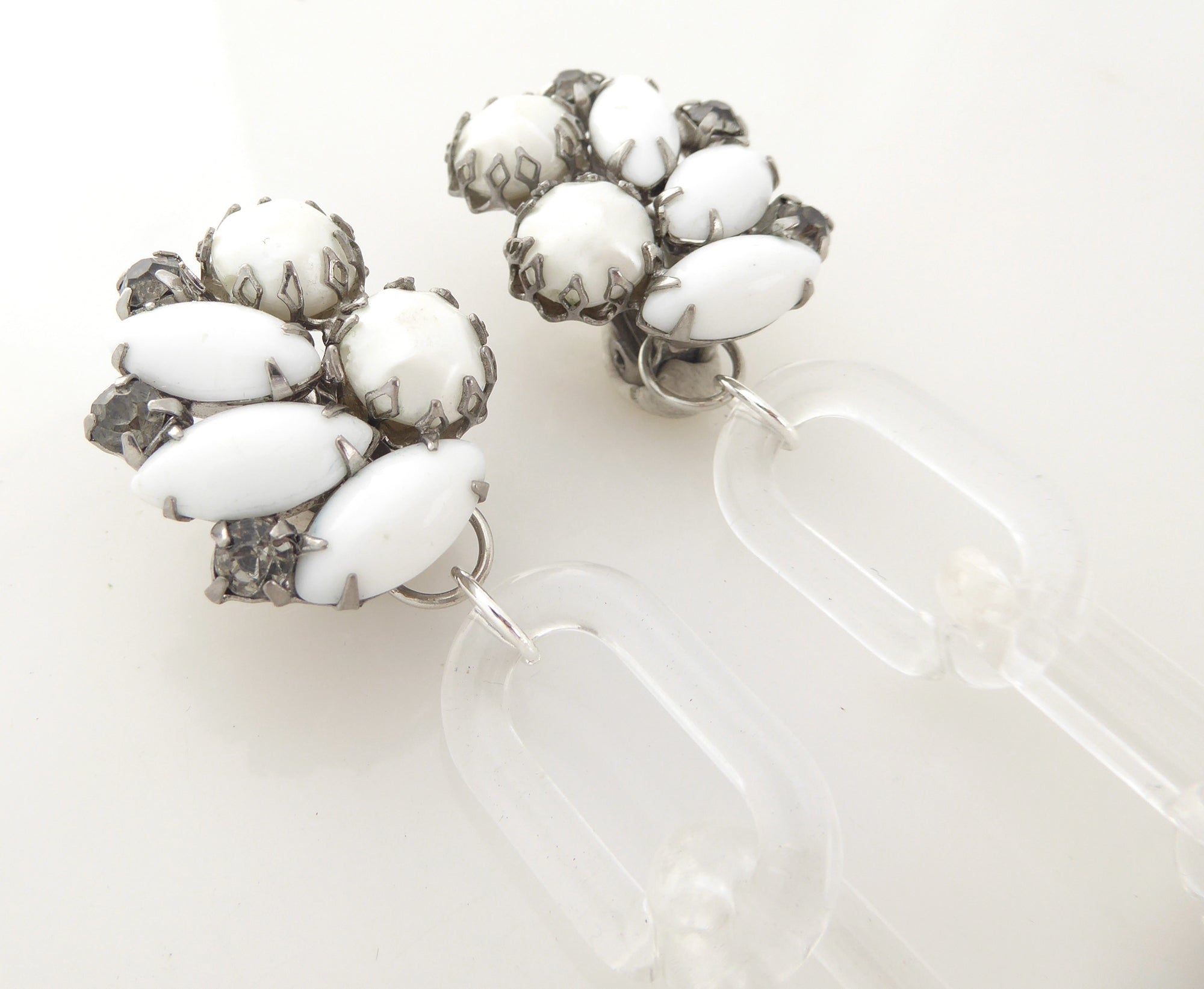 1950s White milk glass rhinestone cluster and clear chain earrings by Jenny Dayco 5