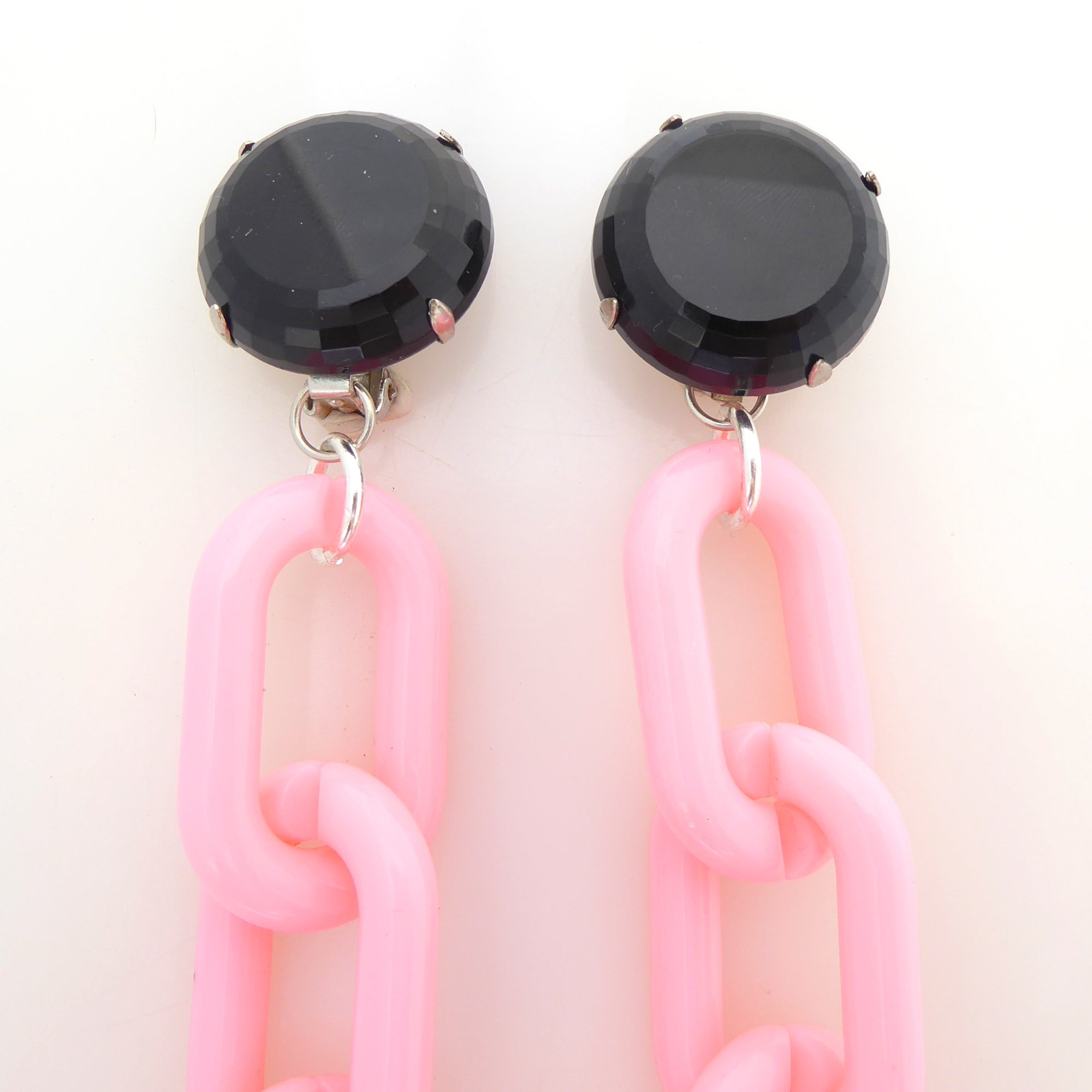 1960s Black glass and pink chain earrings by Jenny Dayco 4