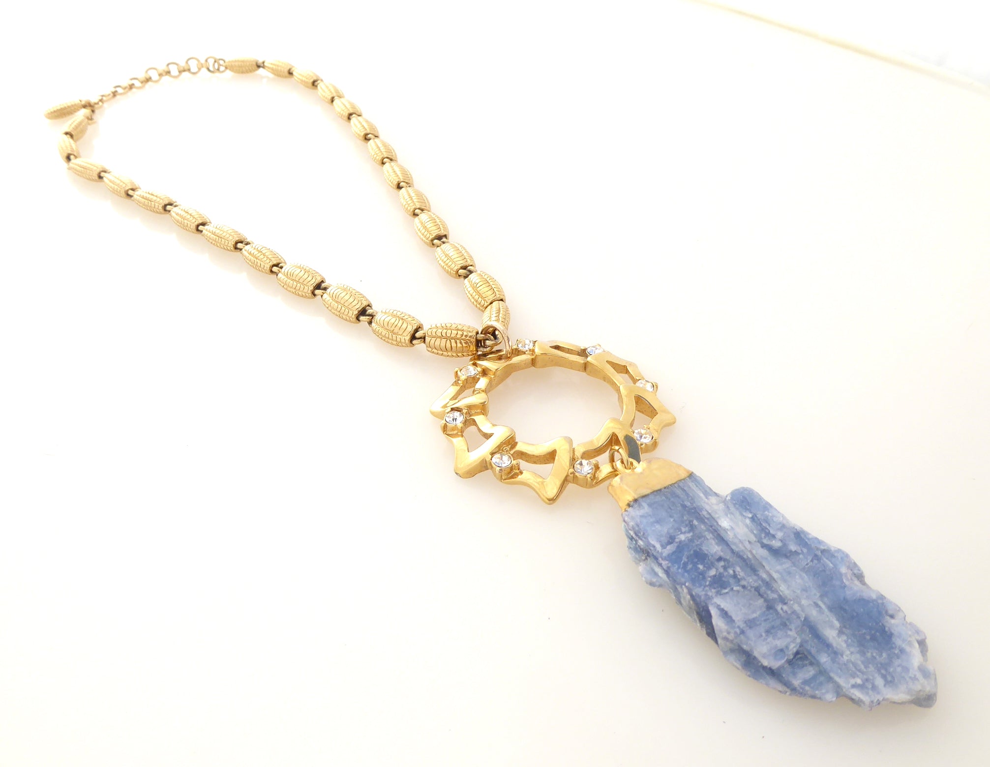Blue kyanite and gold rhinestone flower vintage chain necklace by Jenny Dayco 2
