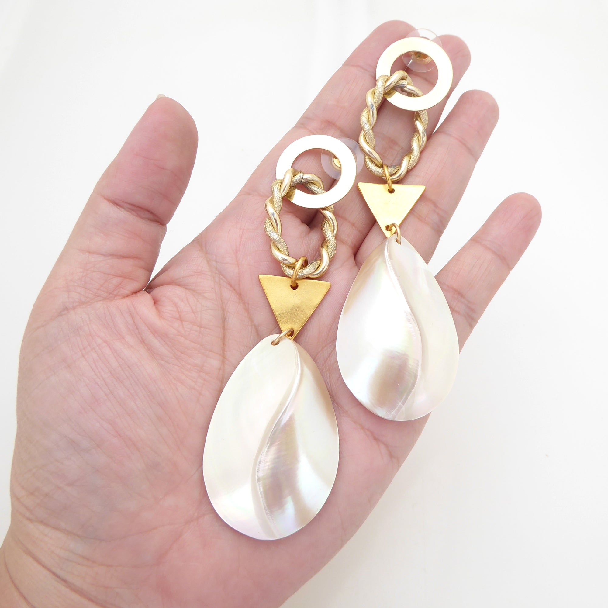 Geometric shell earrings by Jenny Dayco 5