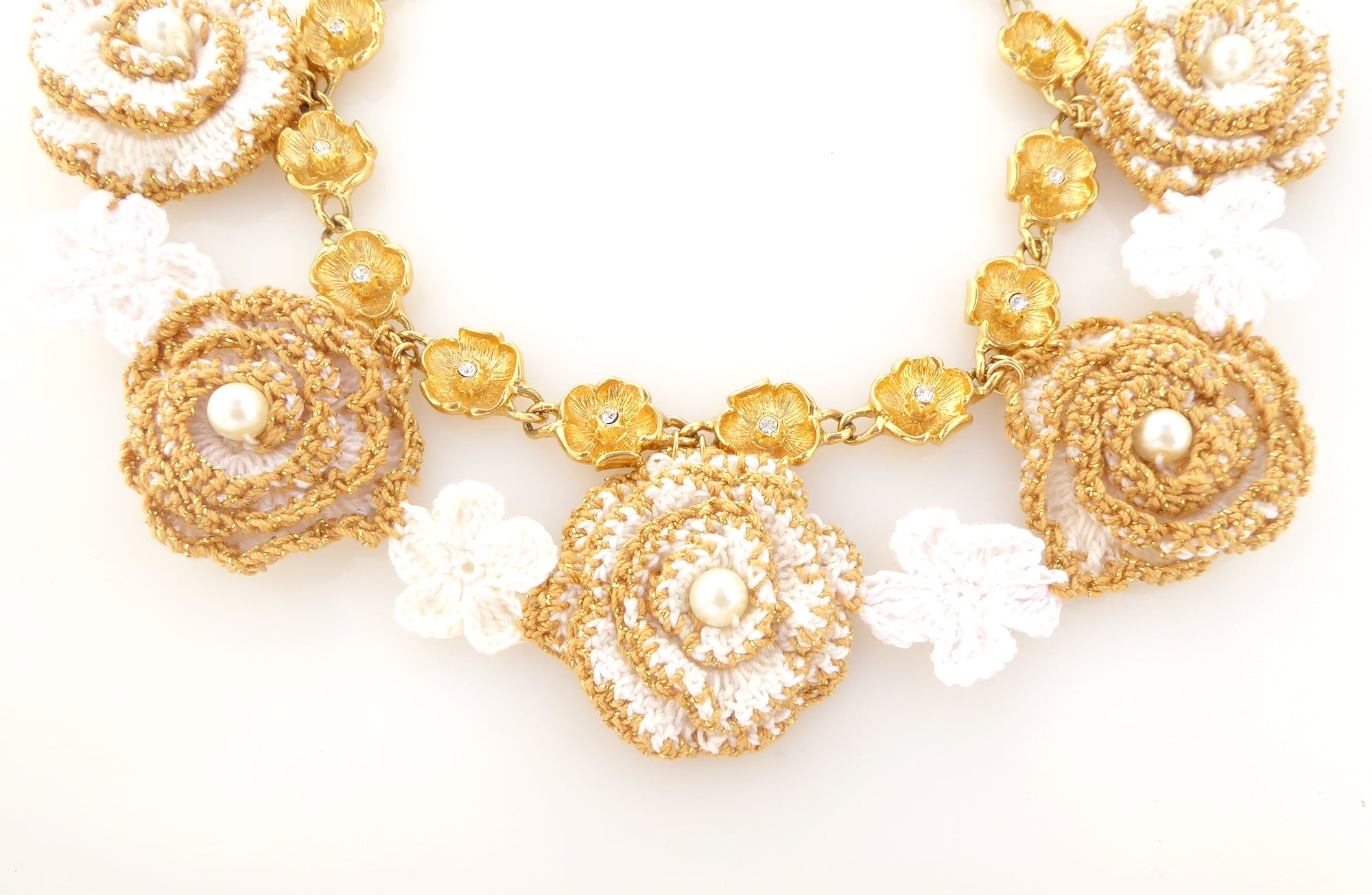 Gold and white crochet flower necklace by Jenny Dayco 6