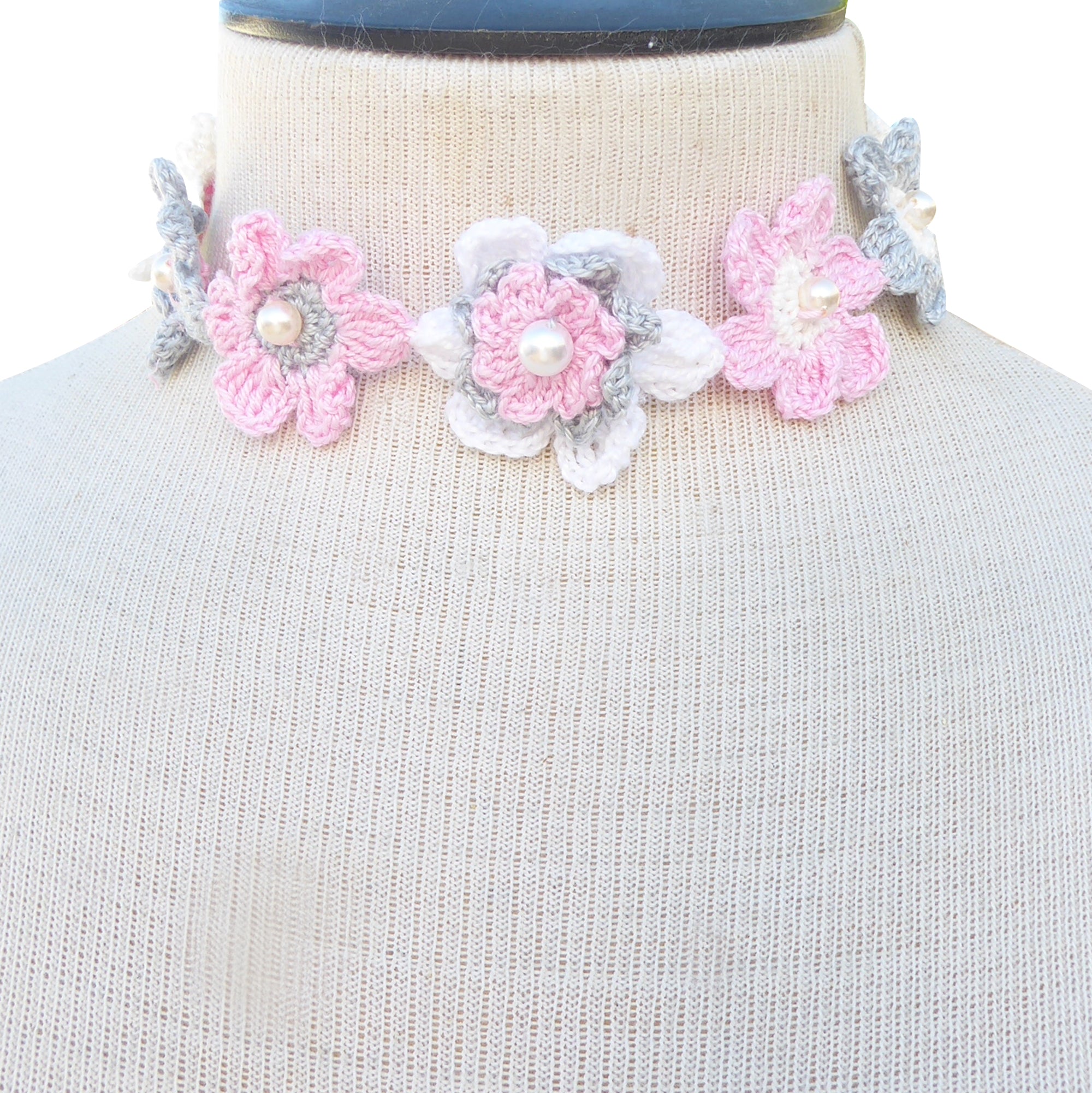 Gray pink and white crochet flower necklace by Jenny Dayco 7