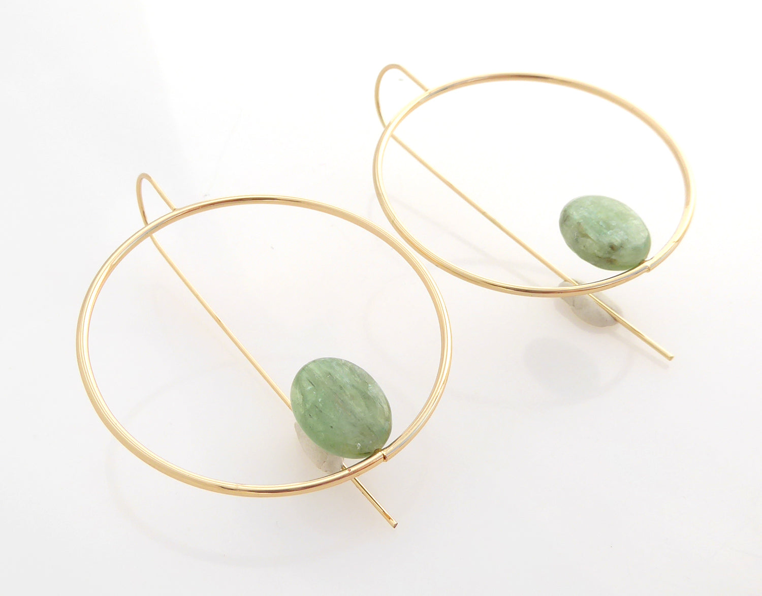 Green kyanite and gold circle earrings by Jenny Dayco 2