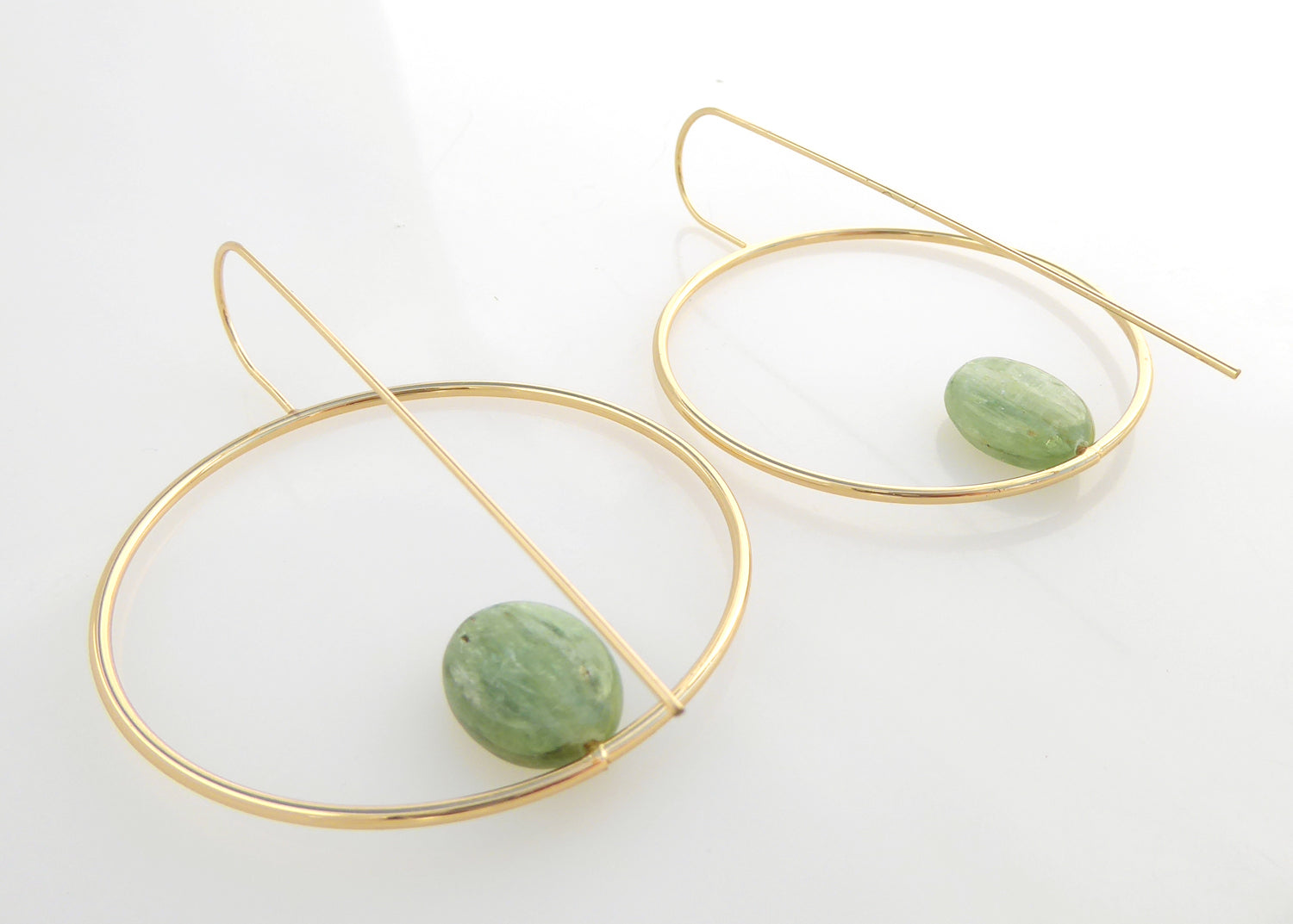 Green kyanite and gold circle earrings by Jenny Dayco 5