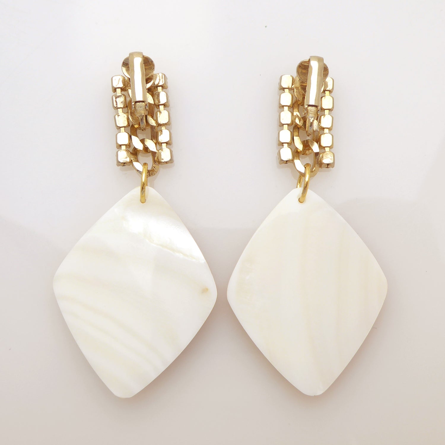 Hathor shell earrings