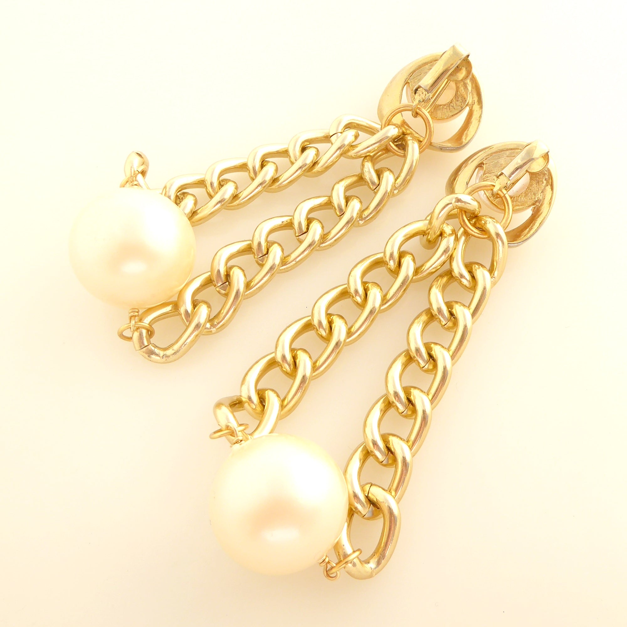 Valoisa pearl and chain clip on earrings by Jenny Dayco 6