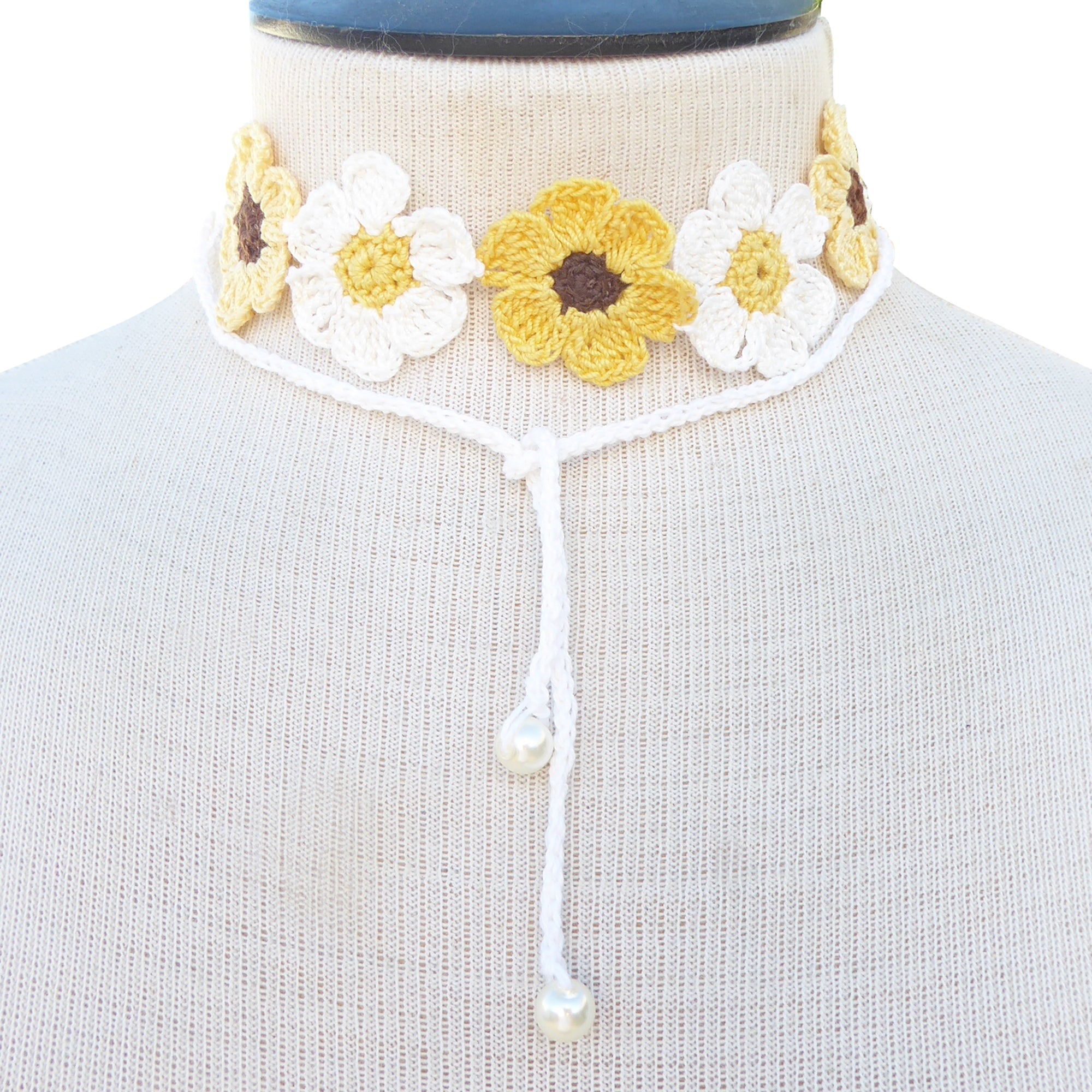 White and yellow daisy crochet jewelry set by Jenny Dayco 10