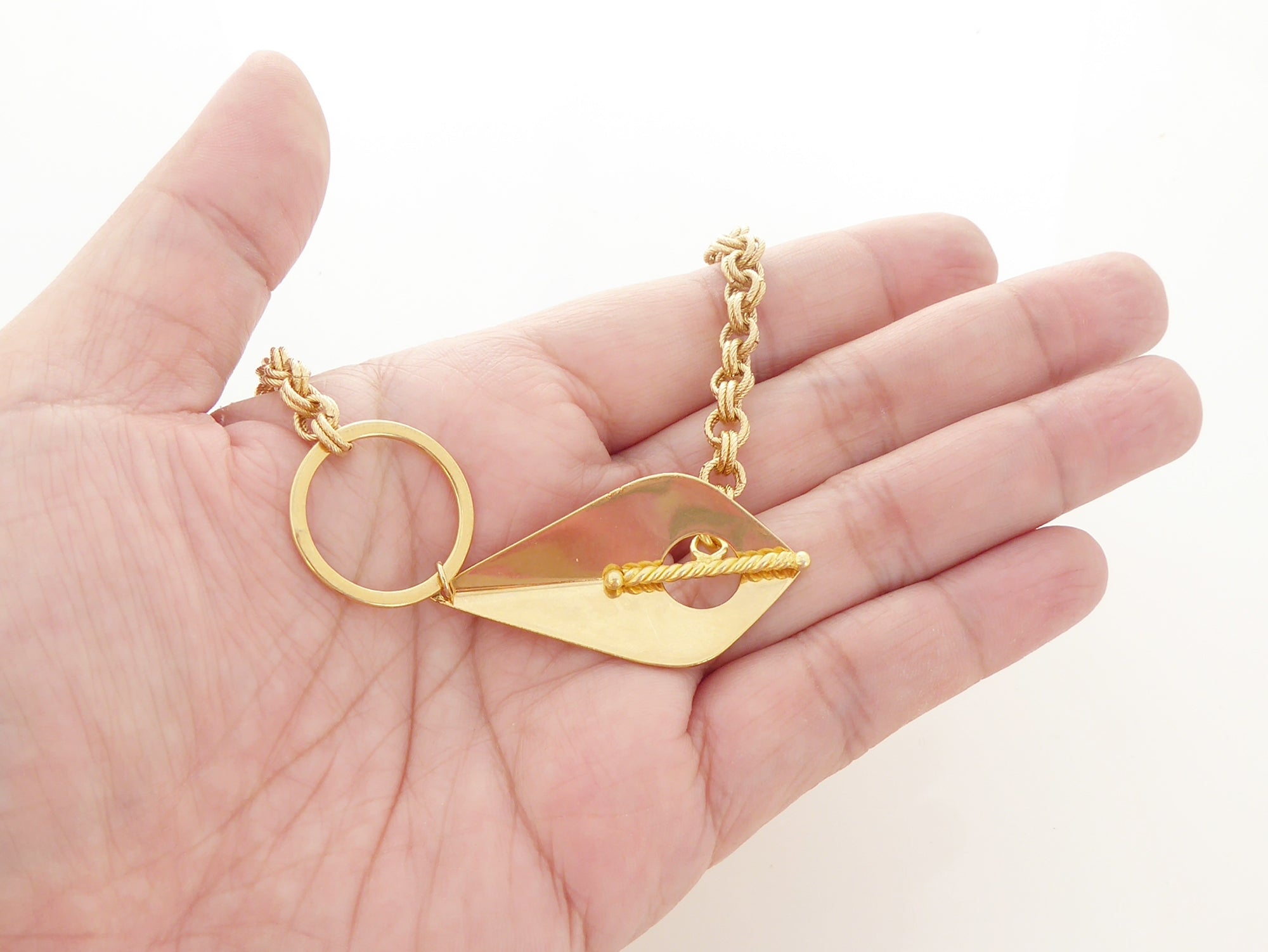 Gold leaf toggle necklace by Jenny Dayco 6
