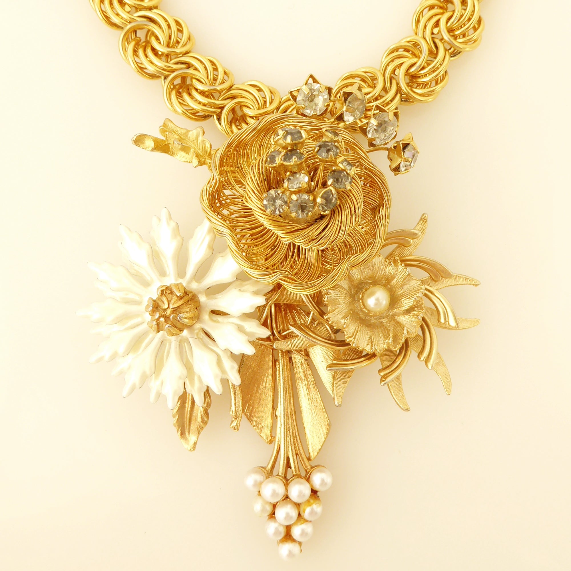 vintage gold flower necklace by Jenny Dayco 4