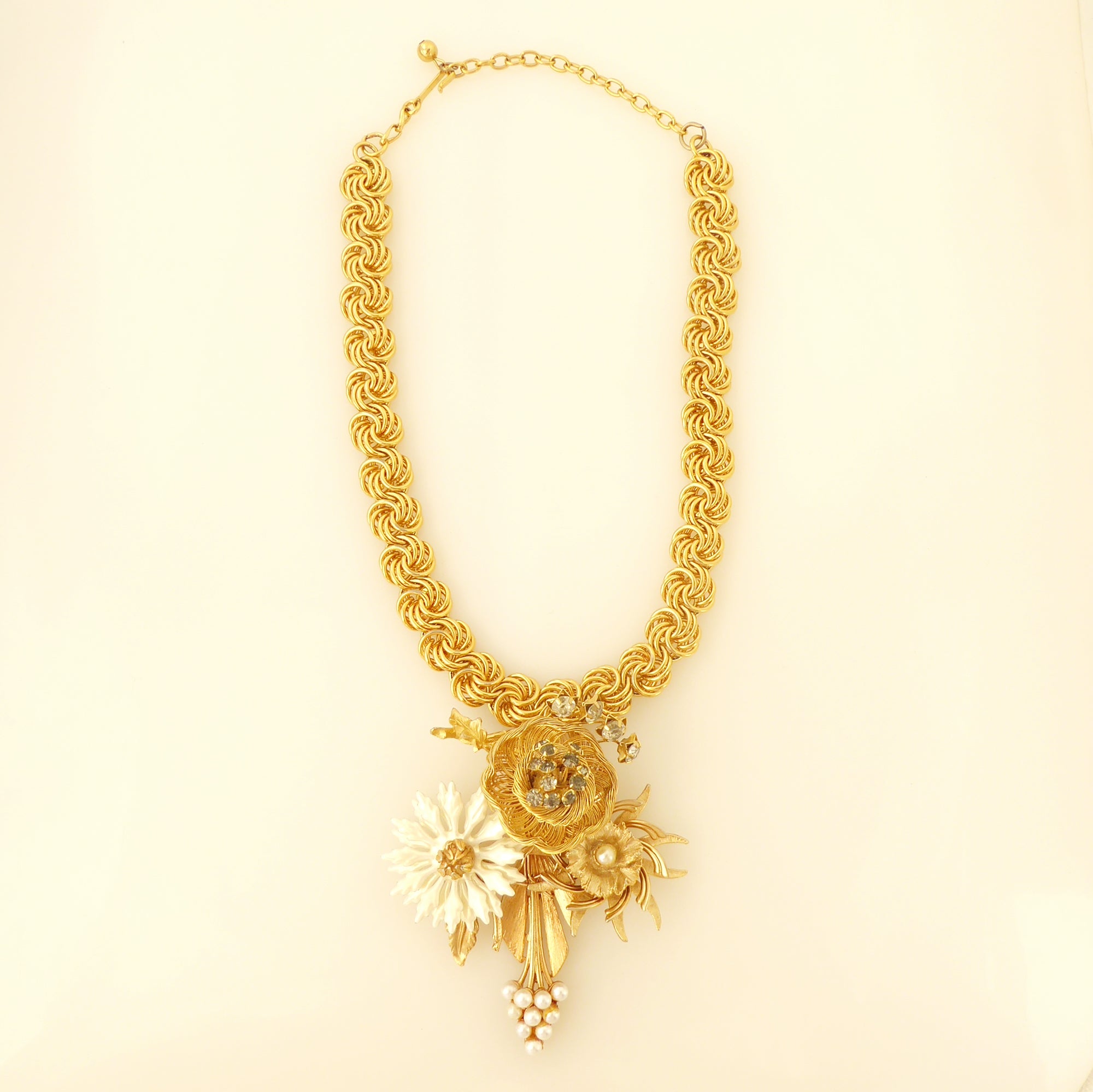 vintage gold flower necklace by Jenny Dayco 5