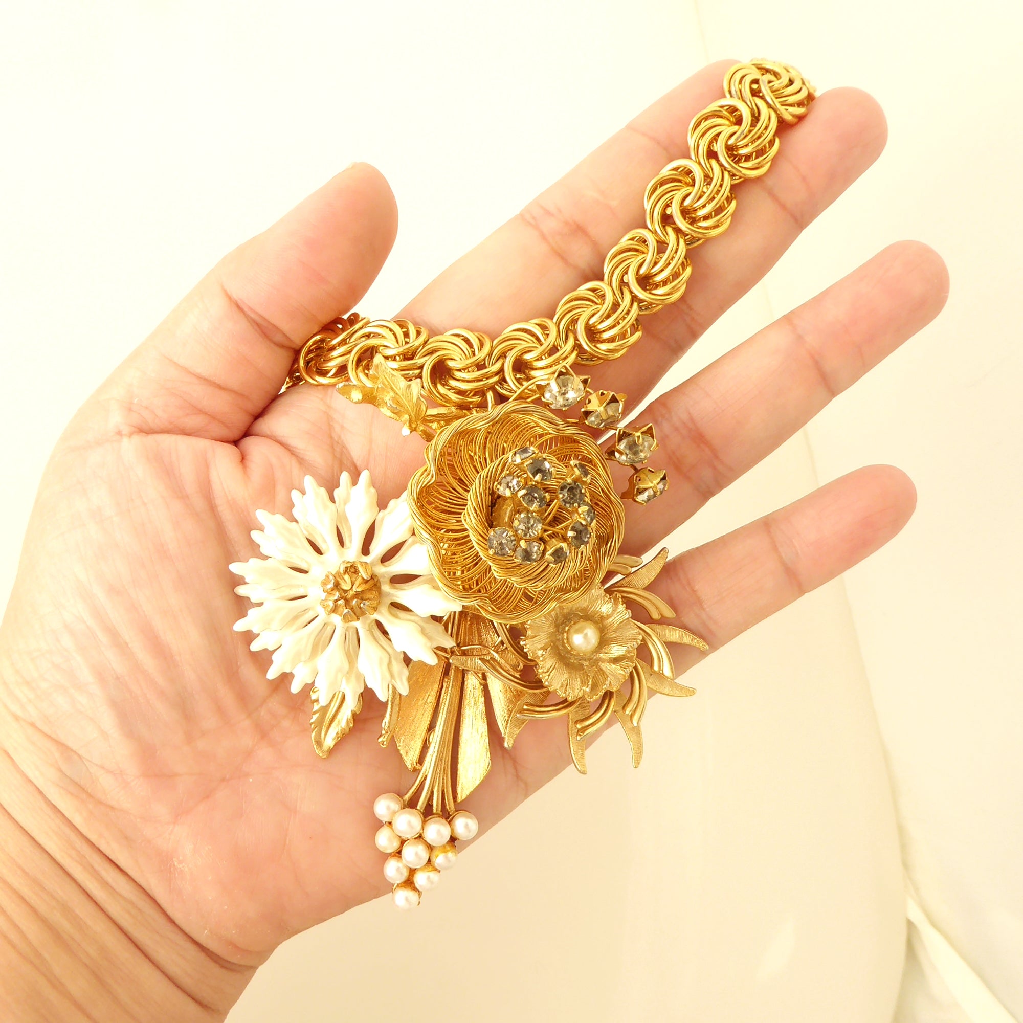 vintage gold flower necklace by Jenny Dayco 6